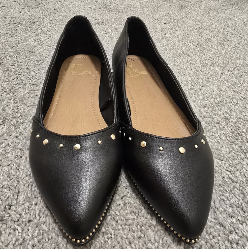 Black Flats Gold Stud Accents Like New Ladies Size 7 - Picture 4 of 7
